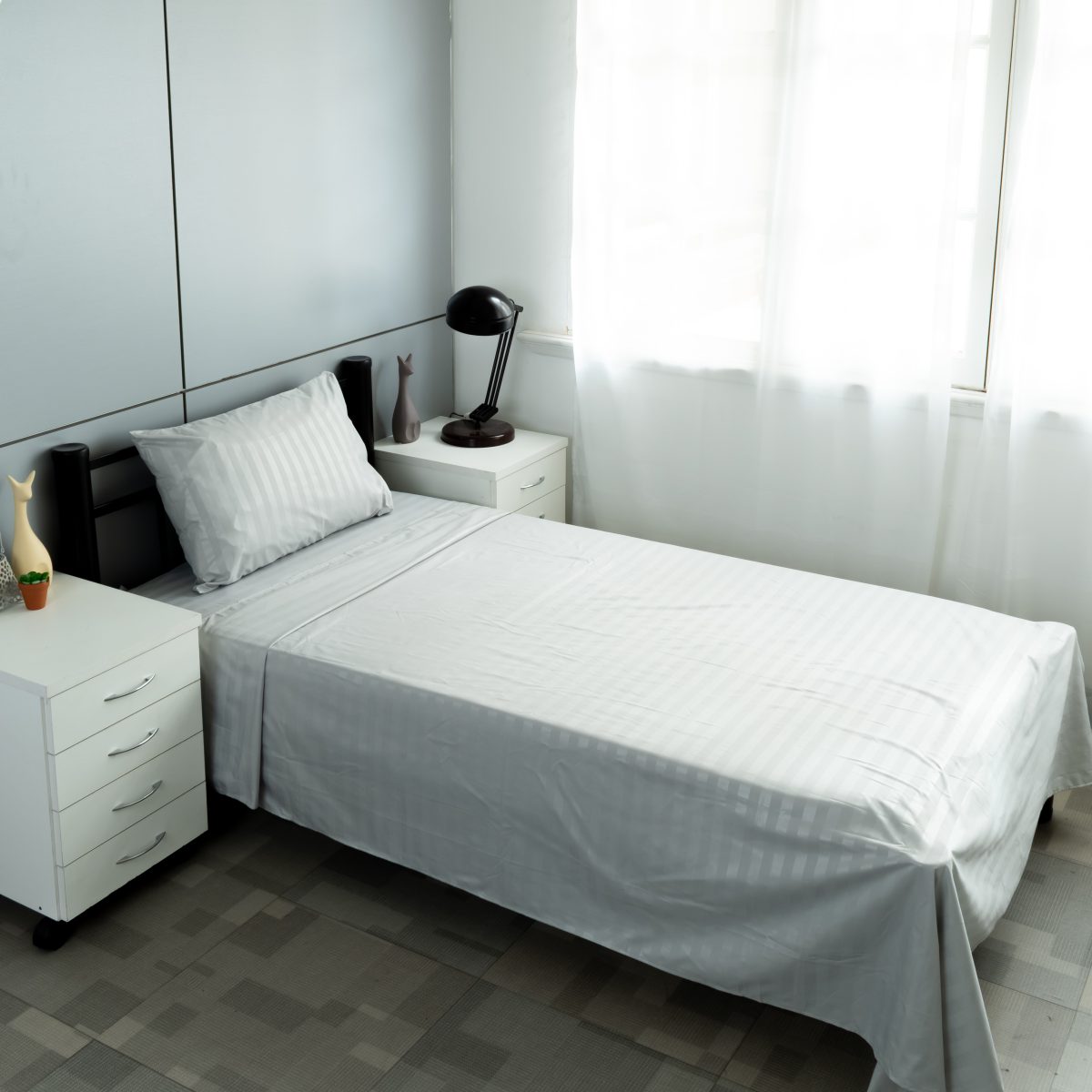 Juego De Sábanas Rayadas Dobby Twin Size 90Gr 3 Piezas Roja - Imagen 3