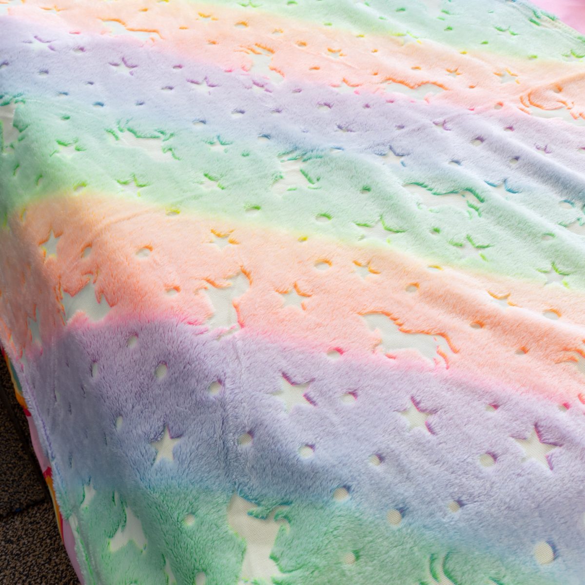 Frazada "Twin Size" Fluorescente Luminosa 160X220Cm Aprox - Imagen 2