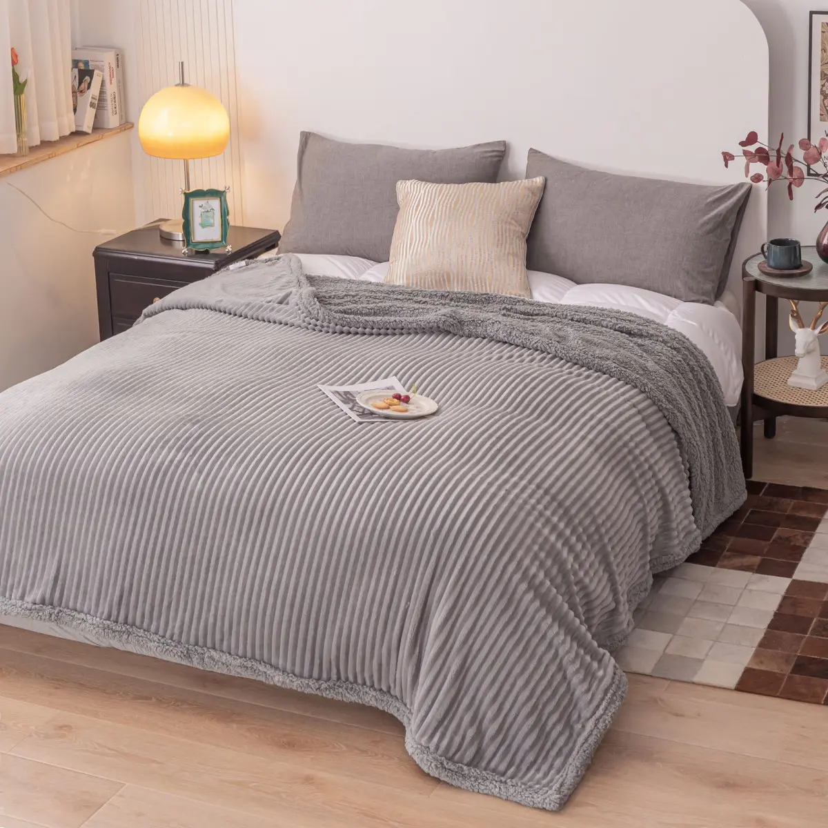 Frazada Lisa Rayada C/Corderito King Size 250X280Cm Aprox. - Imagen 2