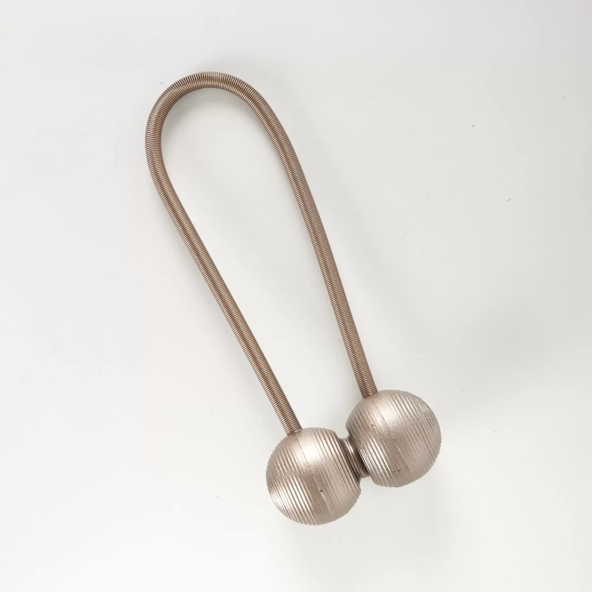 canastos_y_sujetadores_cortinas02057_jpg